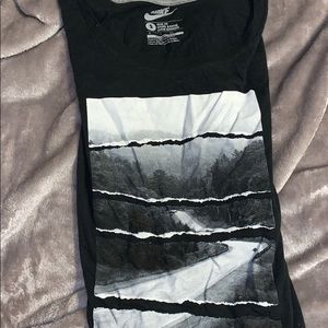 Nike tee size S